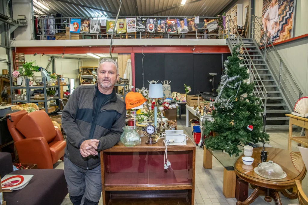 wim jacobs in zijn winkel in malden